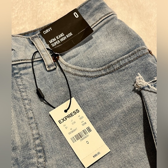 HIGH RISE MOM JEAN - Picture 5 of 6